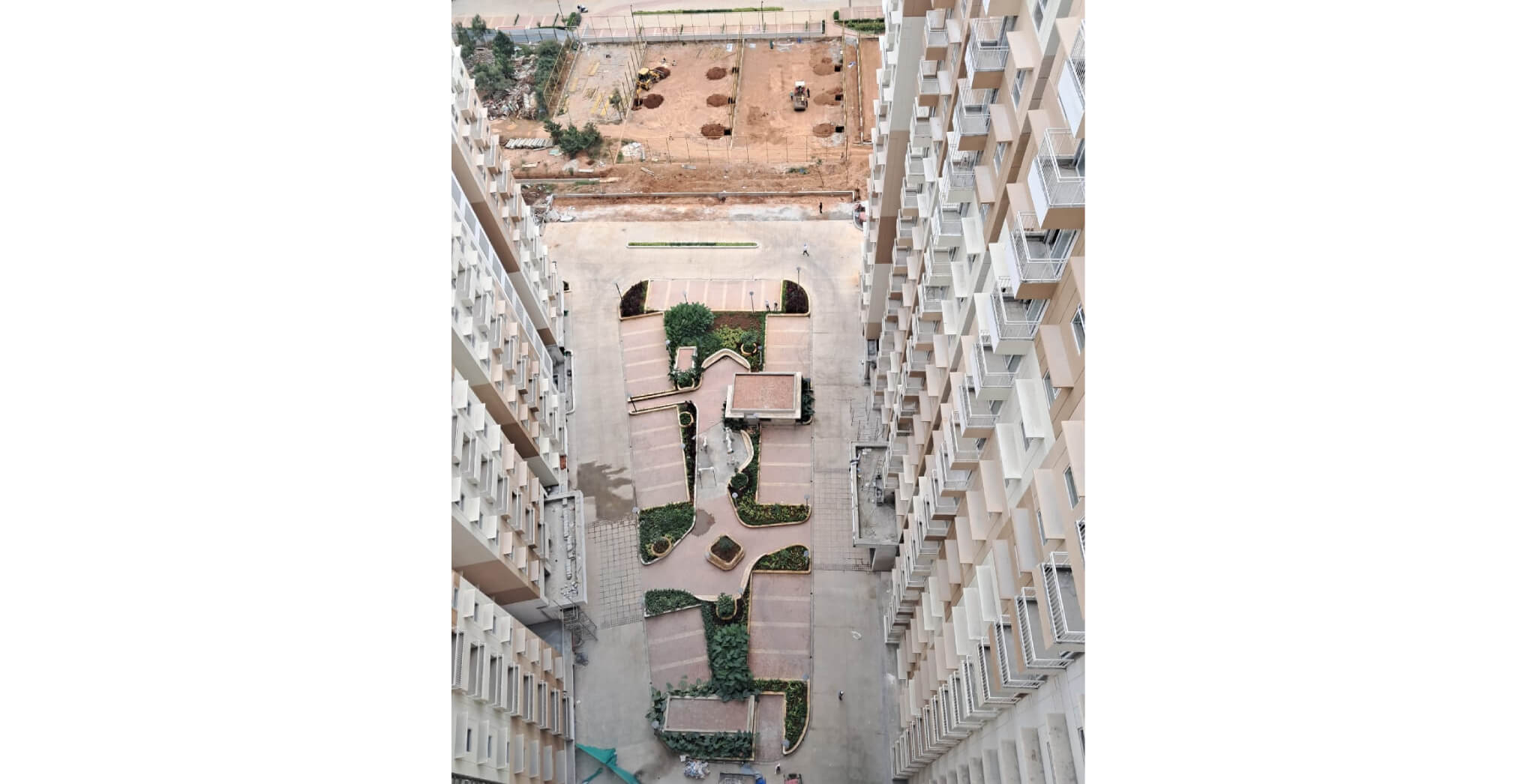 Central podium completed - Status Images 14